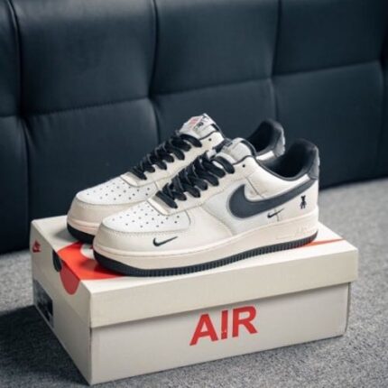 Nike airforce 1 07 low violent bear joint linen beige black sneaker