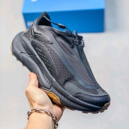 Hoka One One Project Transport Carbon Black