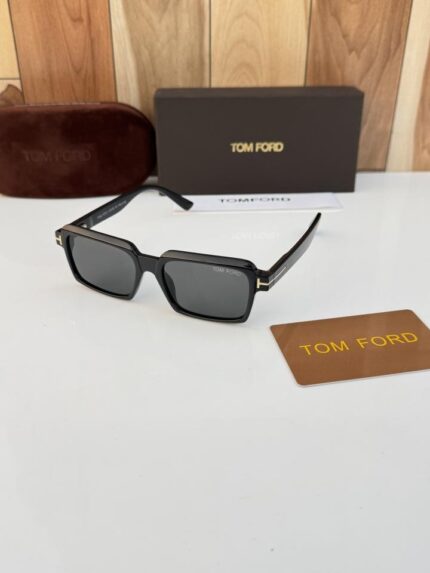 Tomford_1146_glossy_black