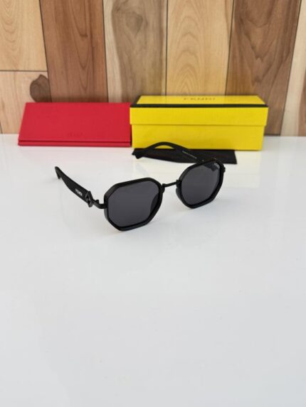 Fendi_441_black